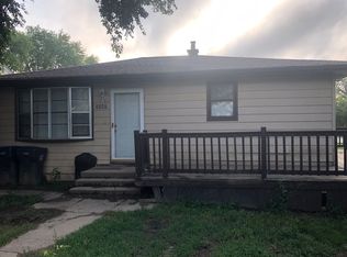 2047 Gilboa Ave, Zion, IL 60099