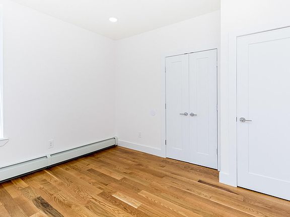 2nd image of 492 Manhattan Ave APT 4