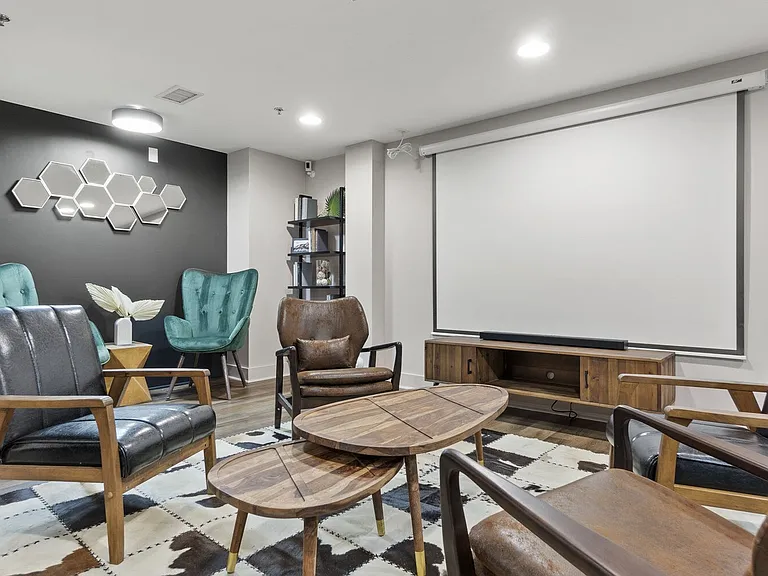 Perry Street Lofts — Photo 20