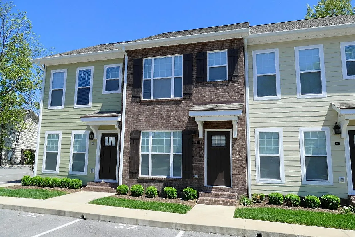 2 bed, 2.5 bath, 1120 sqft, $1,400 — Photo 2