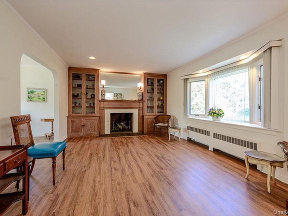 5th image of 1080 Roselle Place