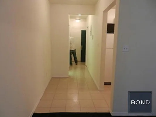 Rented by Bond New York | media 13