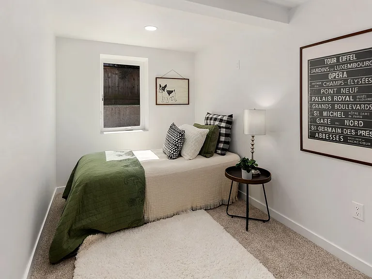 1620 Hoyt Ave — Photo 11