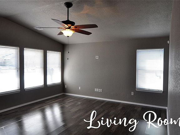 2nd image of 425 Leopard Lily Dr