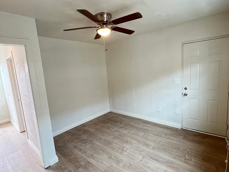 1075 W State St #8 — Photo 4