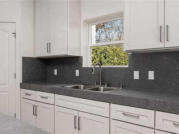 5th image of 2339 S 42nd Ln