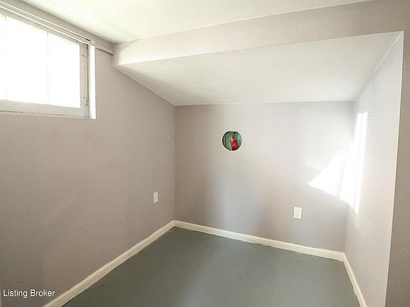 4th image of 2154 Emerson Ave
