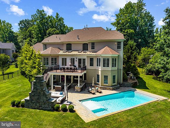 2nd image of 1614 Annesley Ct