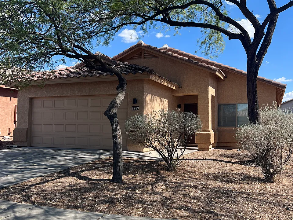 7739 W Sombrero View Ln