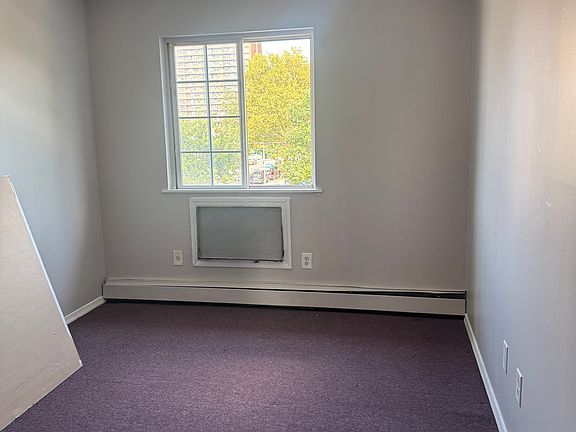 4th image of 723 Crescent St Floor 2