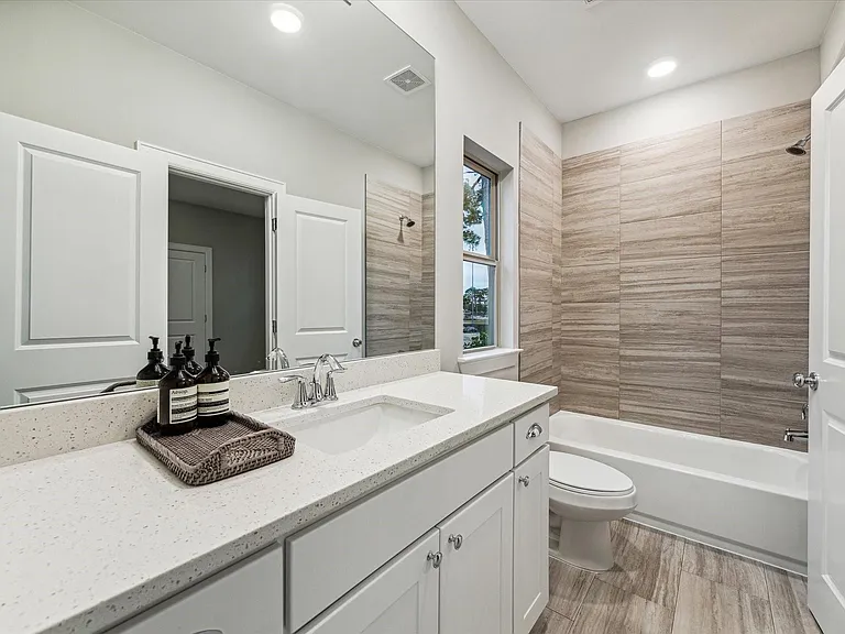 810 Glowing Dawn Dr — Photo 32