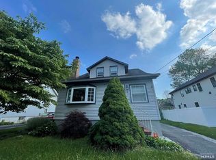 8 Lindley Ave, Tenafly, NJ 07670