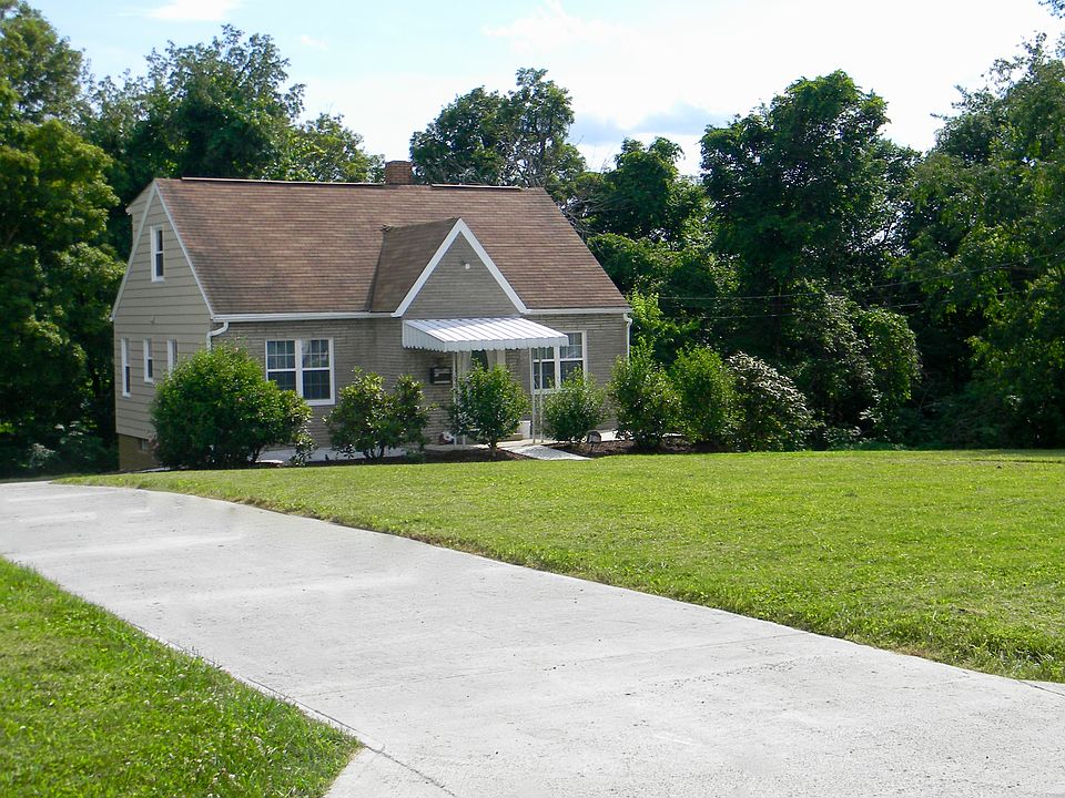 1st image of 4032 Valleyview Ave