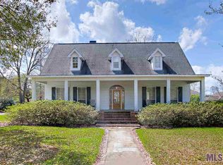 1853 Lansdown Dr, Port Allen, LA 70767