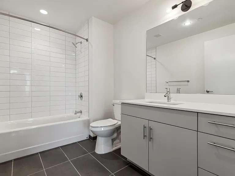 569 N 5th St #610 — Photo 9