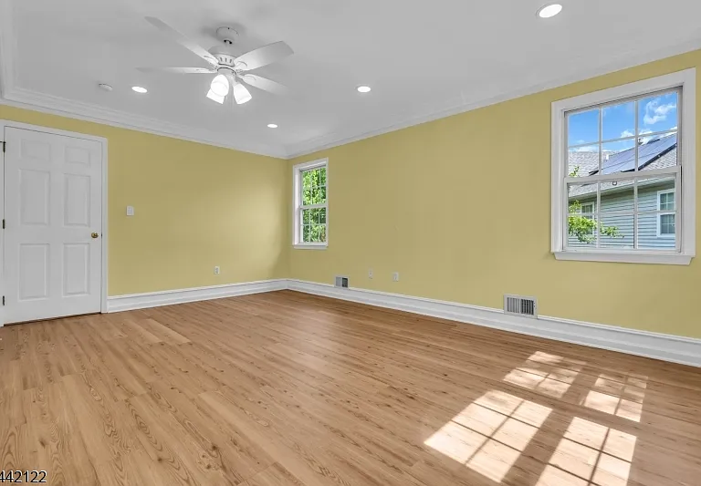 67 Nostrand Rd — Photo 25