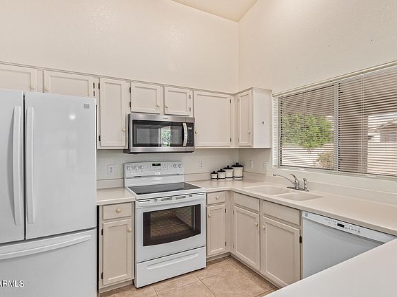 3rd image of 13964 W Paiute Trail