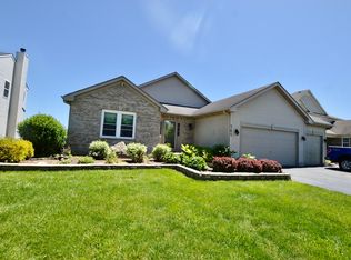 765 N Overlook Cir, Round Lake, IL 60073