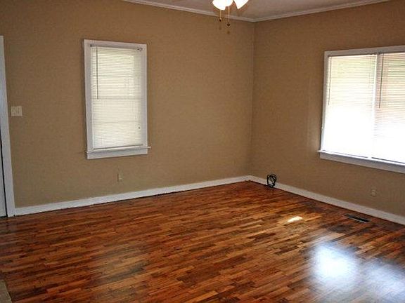 5th image of 472 E Whitehall Rd