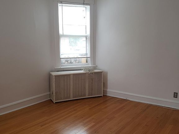 5th image of 2113 W Lunt Ave #2