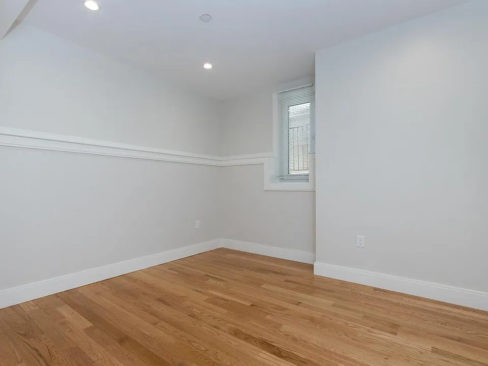 5 Tovar St #1R