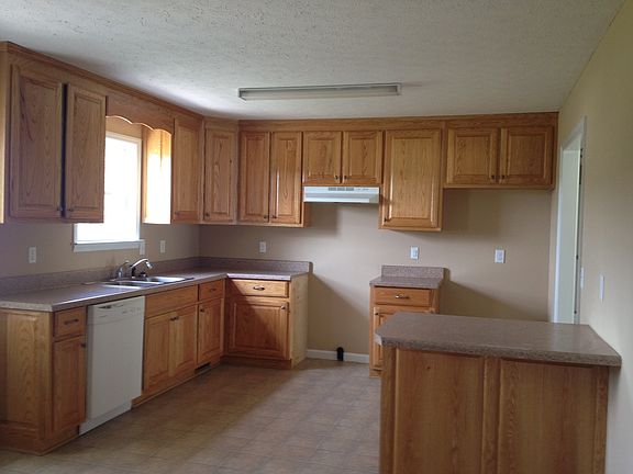 3rd image of 24 Aspen Hills Dr