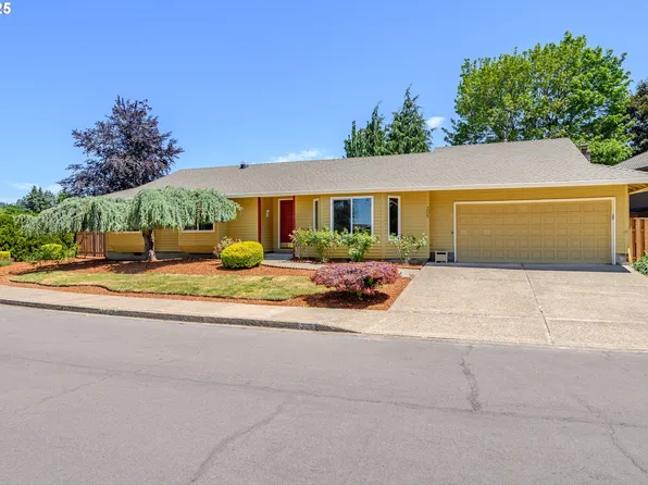 308 E Donald Ln, Newberg, OR 97132