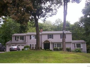 20 Edgewood Rd, Monroe, CT 06468