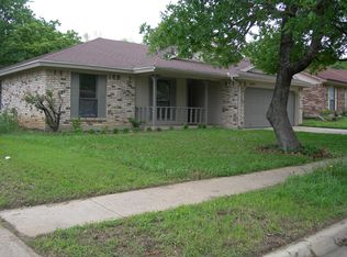 2019 W Nathan Lowe Rd, Arlington, TX 76017