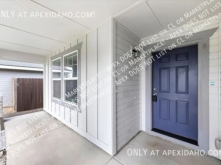 3480 S Avondale Ave — Photo 4