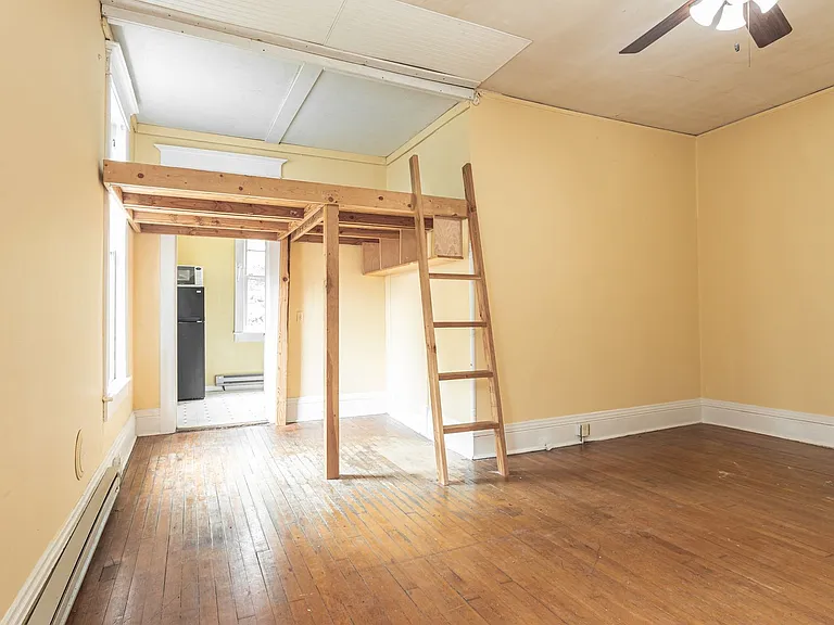938 Fortwood St #2 — Photo 8