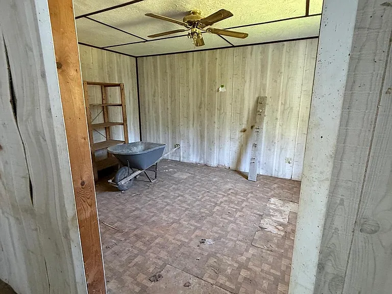 4547 Ridge Rd — Photo 9
