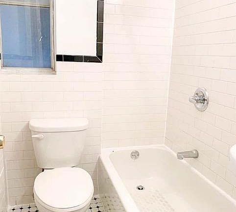 5th image of 114 E 1st St APT 20