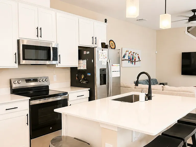 1502 Erin Breeze Ln #1502 — Photo 4