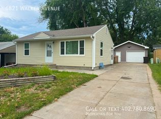 6821 Walker Ave, Lincoln, NE 68507
