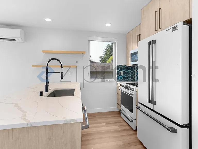 4605 NE 107th St — Photo 18