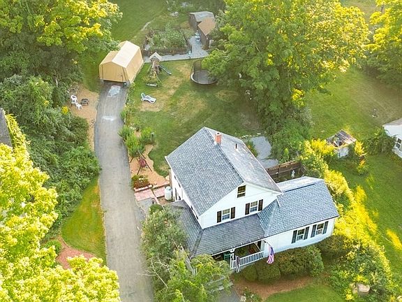 2nd image of 33 Coldbrook Rd