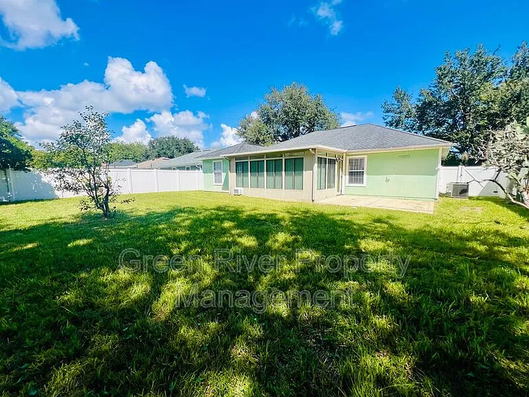 13140 Staffordshire Dr S — Photo 31