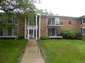 1st image of 488 Fox Hills Dr S APT 6