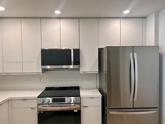4th image of 801 Brickell Key Blvd APT 1107