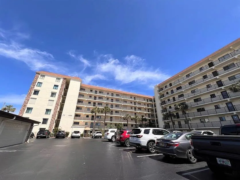 3060 N Atlantic Ave #302