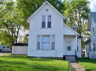 1146 Camanche Ave, Clinton, IA 52732
