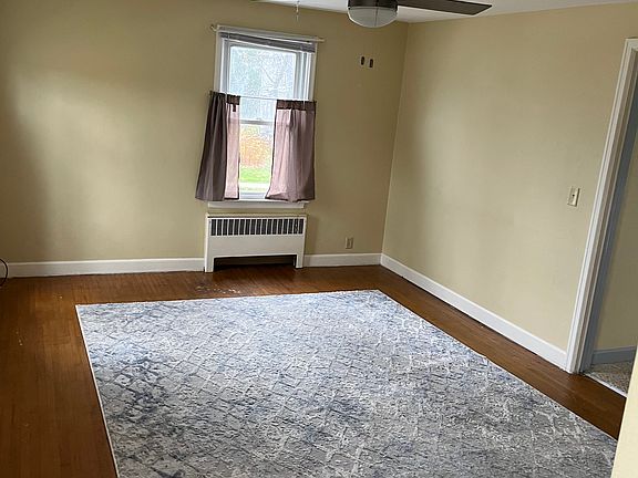 4th image of 600 E Washington St