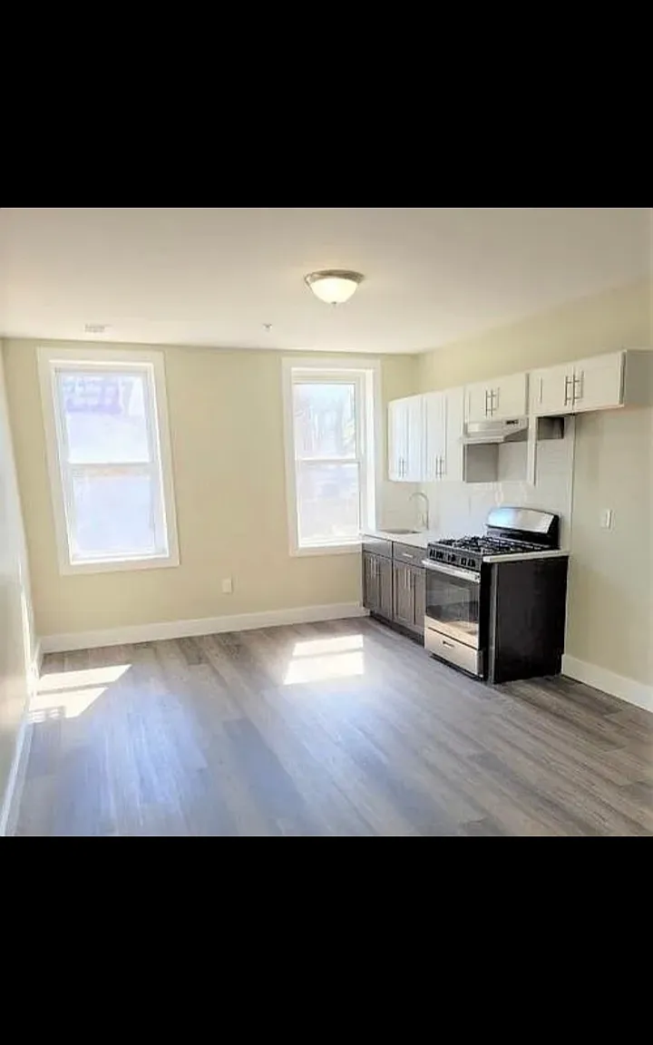 175 S Munn Ave — Photo 1