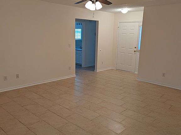 4th image of 912 Lauderhill Ln