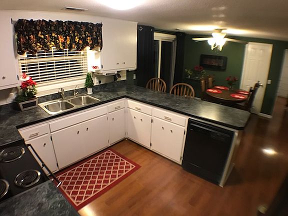 4th image of 2108 Royal Palm Ave