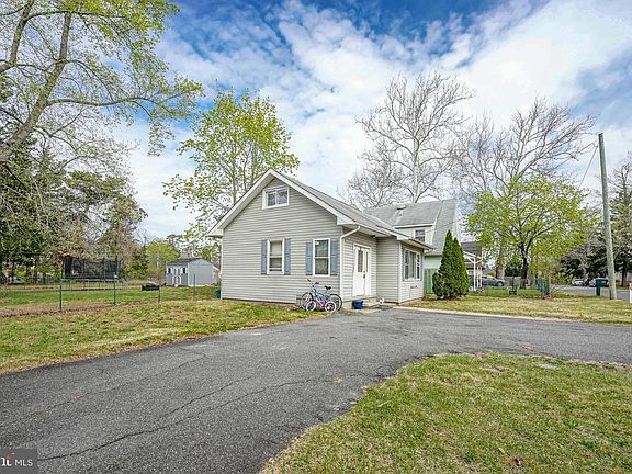 4th image of 1404 Loretta Ave