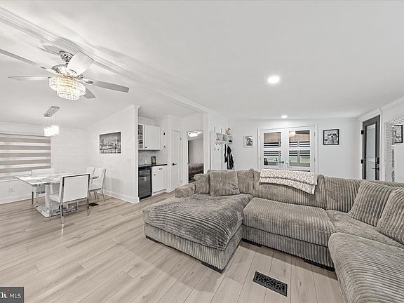 4th image of 23335 Kent Ct