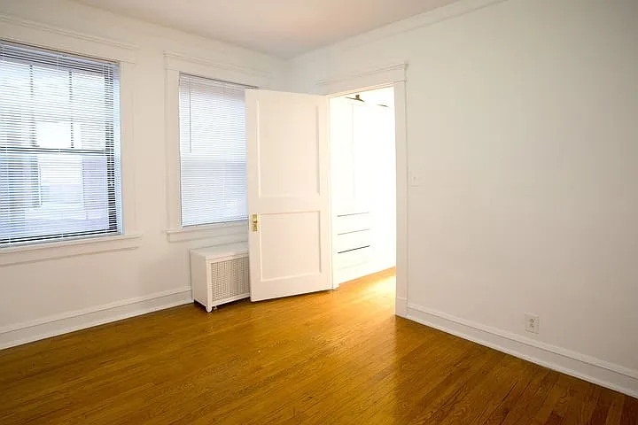 5325 S. Hyde Park Boulevard — Photo 14