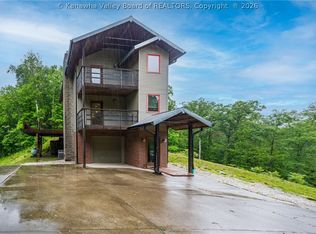 3 Amanda Dr, Ona, WV 25545